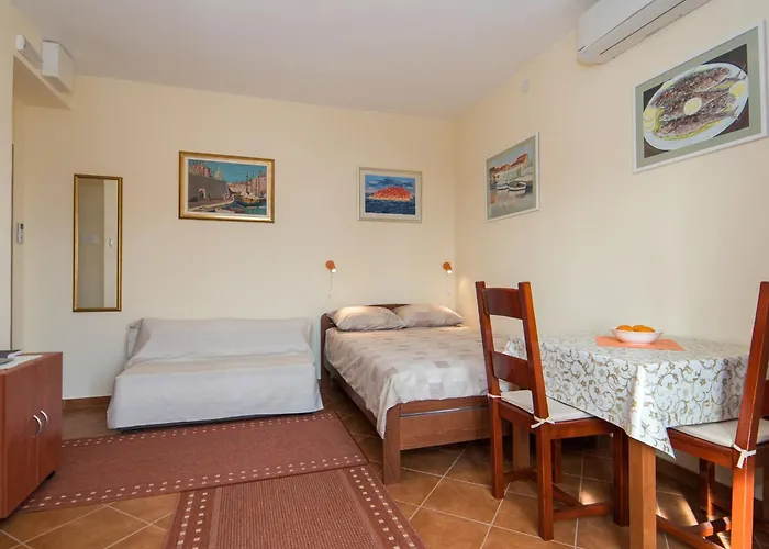 Pulastar - Studio Apartment With Terrace